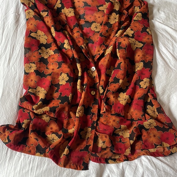 Sheer floral button down - Picture 2 of 4